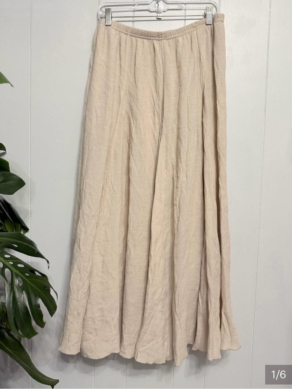 new directions Beige
Flowing Maxi Skirt with New Condition. - Picture 3 of 6